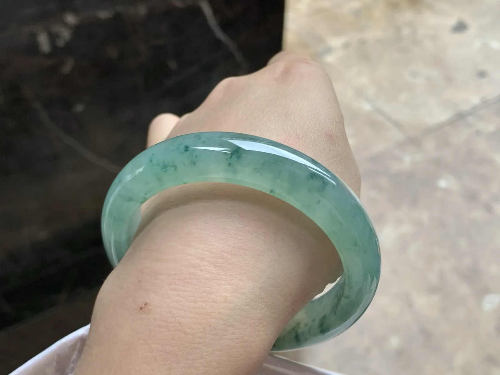 57.5-12.7-8.5

蓝花手镯^_^种水足 飘花灵韵