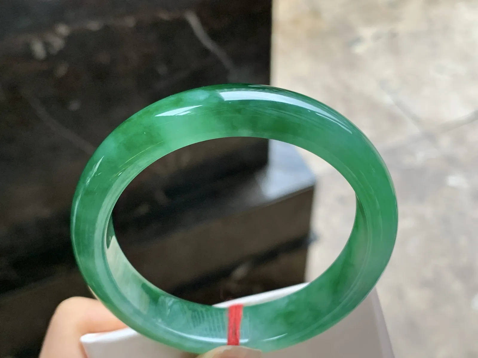 56.5-13.6-8

辣绿色手镯^_^颜色浓郁 鲜艳