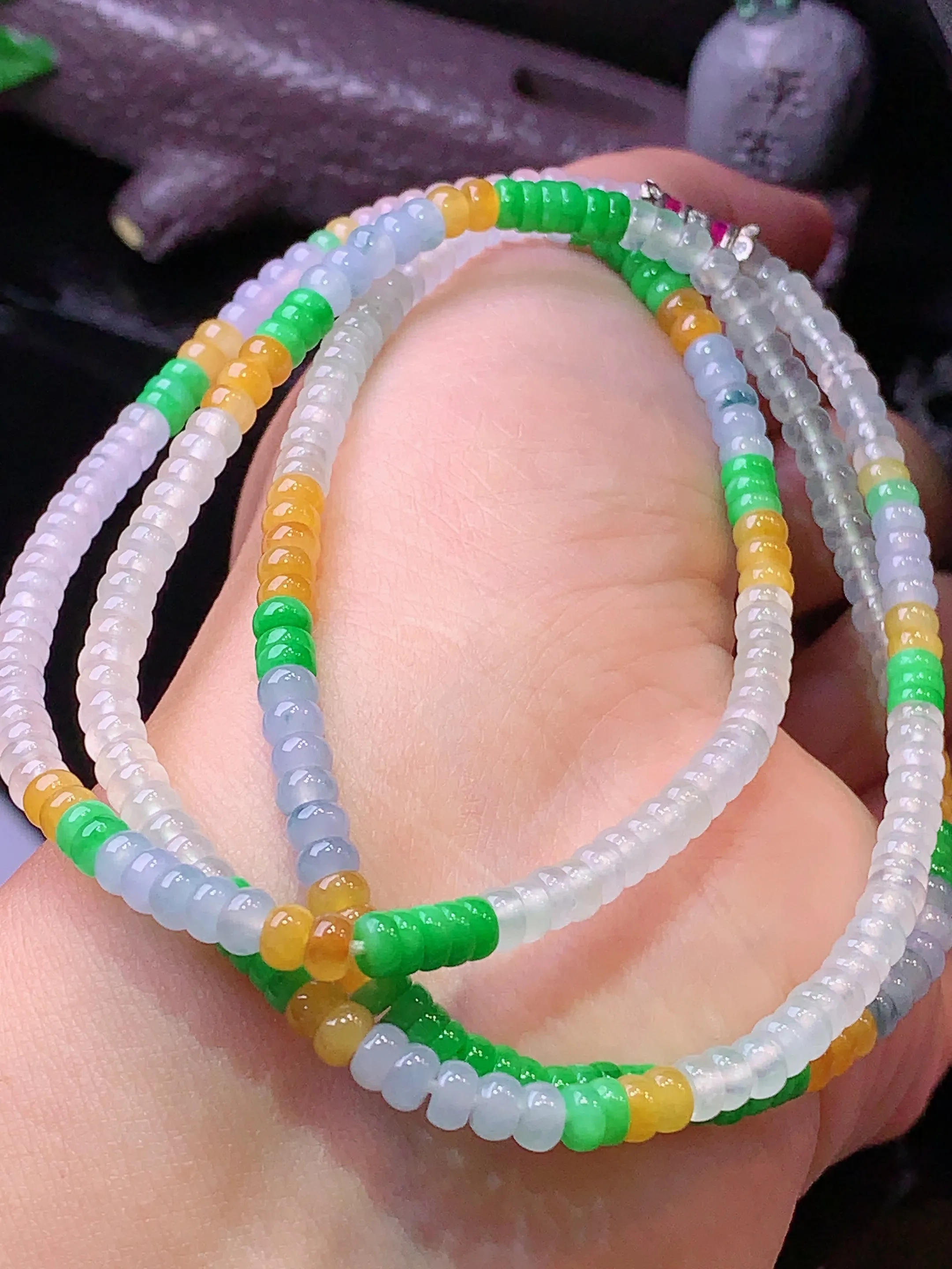 多彩算盘珠项链 玉质细腻 色泽清新艳丽 整体尺寸4*2.3