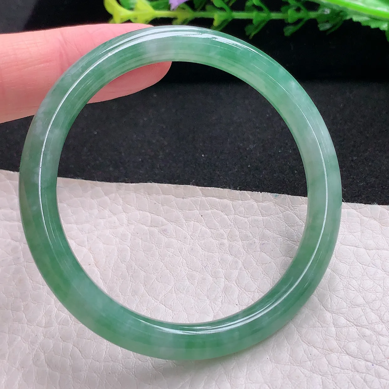 xh小圈口53*7叮当镯 天然缅甸翡翠a货手镯冰飘花秀气圆条玉镯子