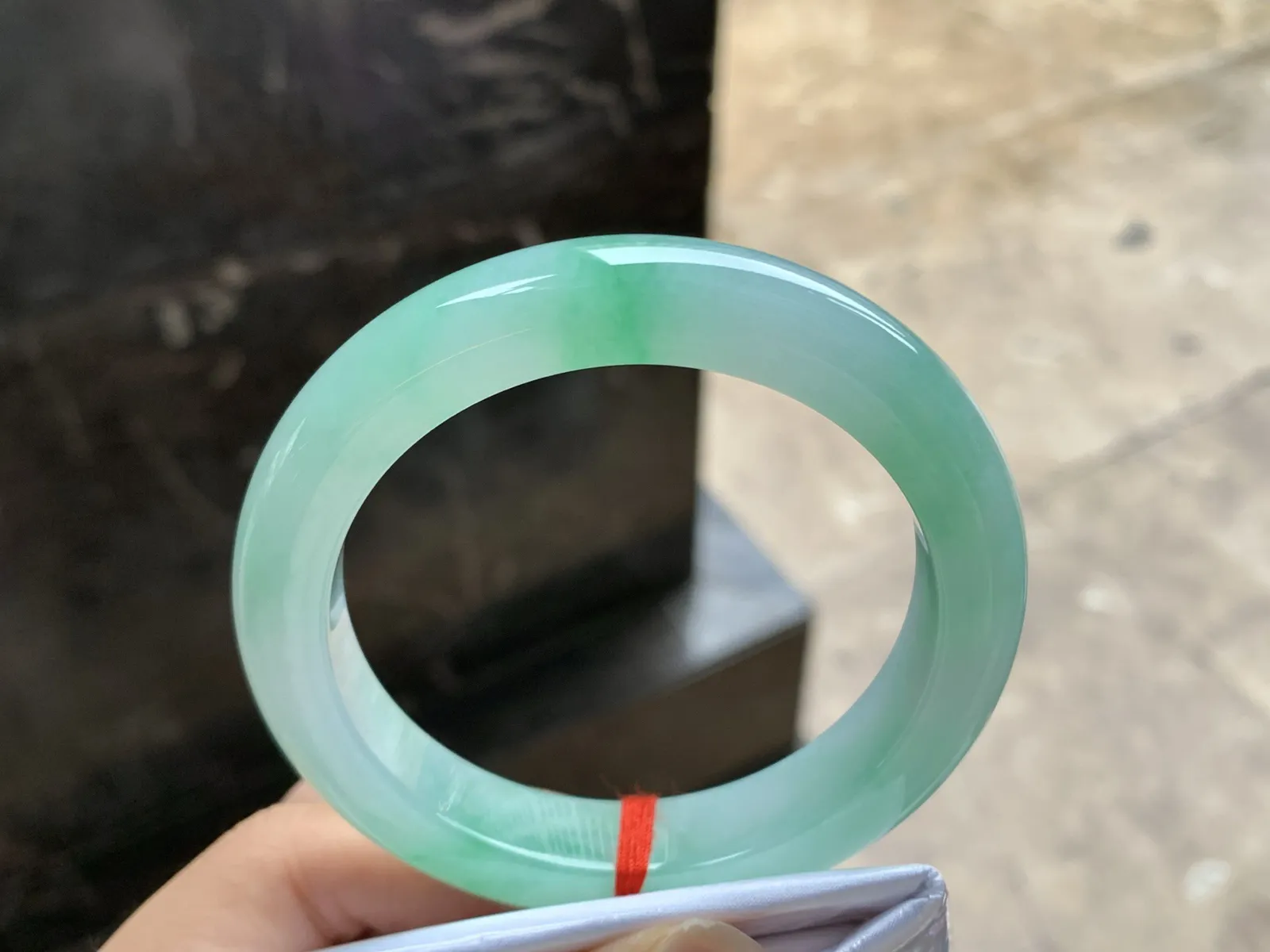 56.5-12-9.5

飘绿手镯^_^色阳 肉质细腻