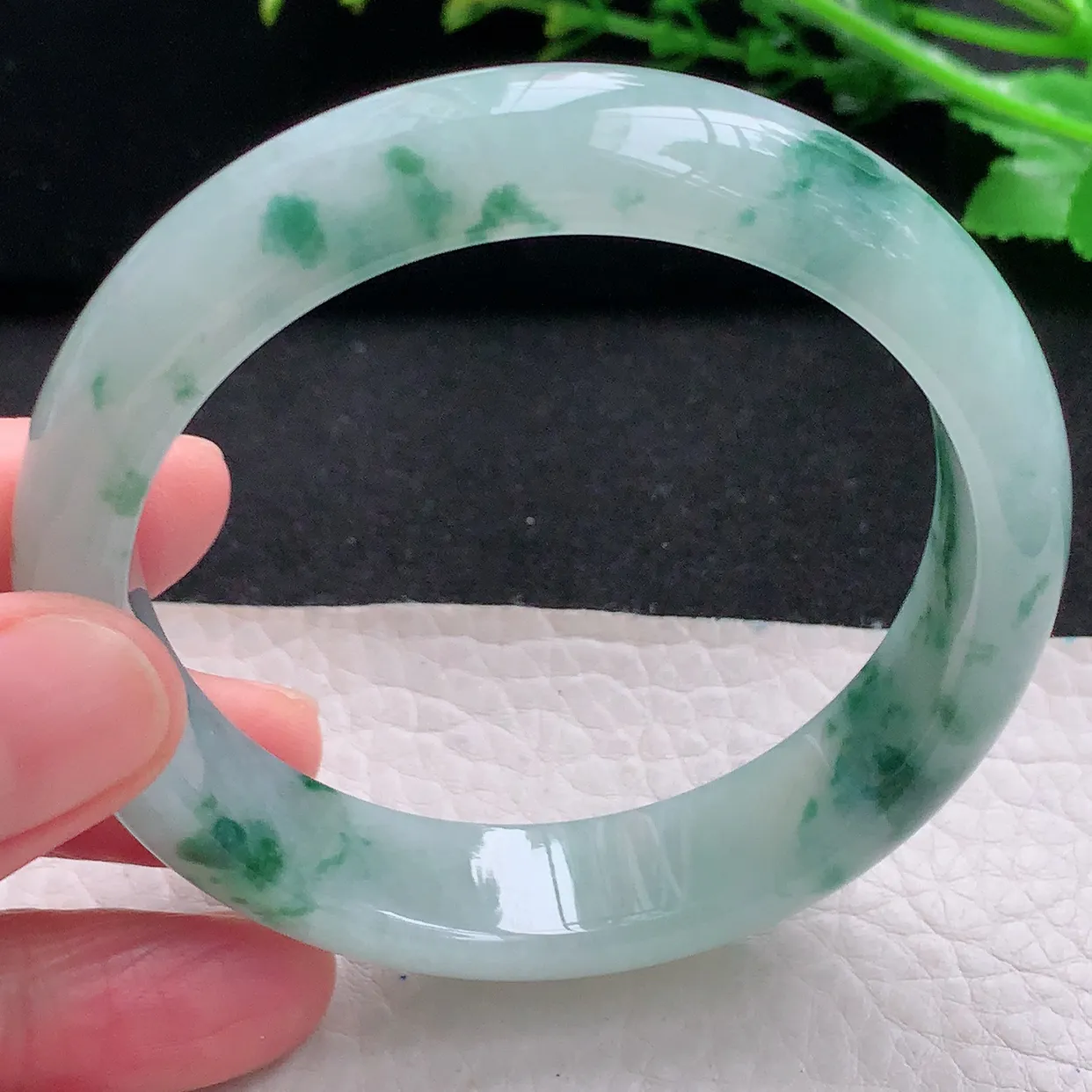 Nc自然光57*13.8*8平安镯 天然缅甸翡翠a 货冰飘花宽边玉镯子