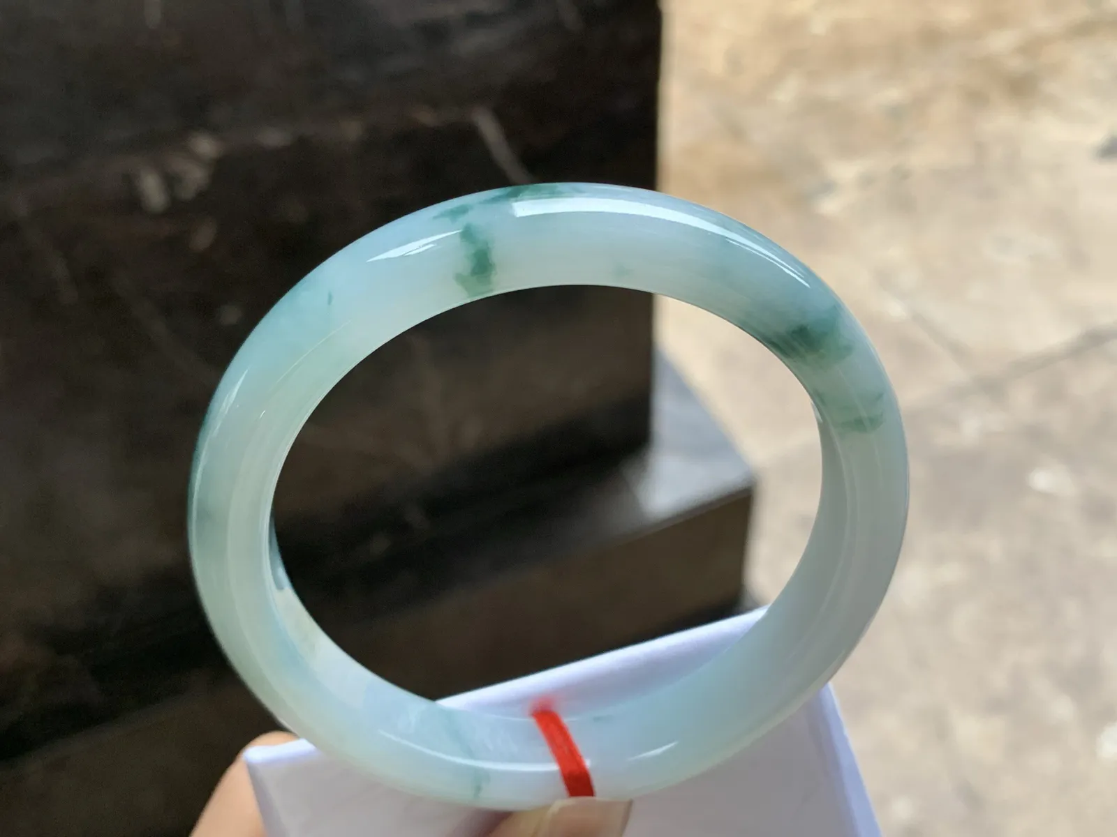 63.5-12.3-8.6

蓝花大圈手镯^_^飘花浓郁