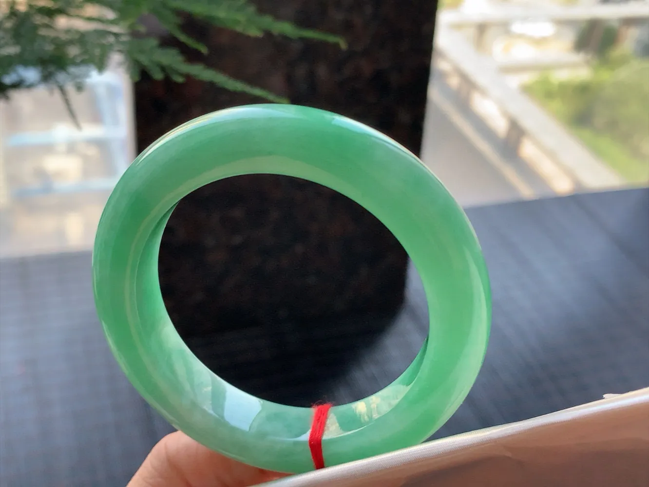 正圈满绿 微纹 尺寸:54.5/12.1/10.3 满色