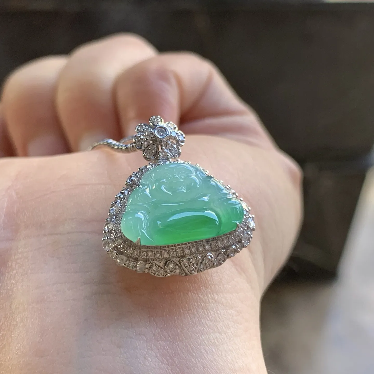 金钻镶嵌飘绿佛公^_^玉质温润