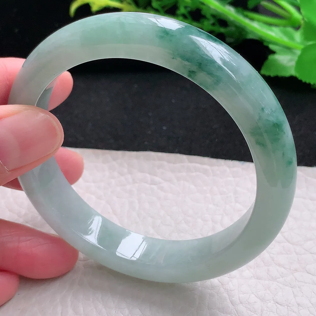 hy自然光58*12*8.5平安镯天然缅甸翡翠冰飘花正圈宽边玉镯子