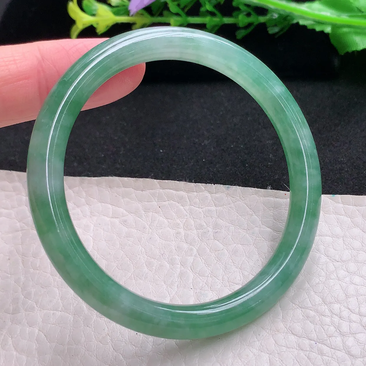 xh小圈口53*7叮当镯 天然缅甸翡翠a货手镯冰飘花秀气圆条玉镯子