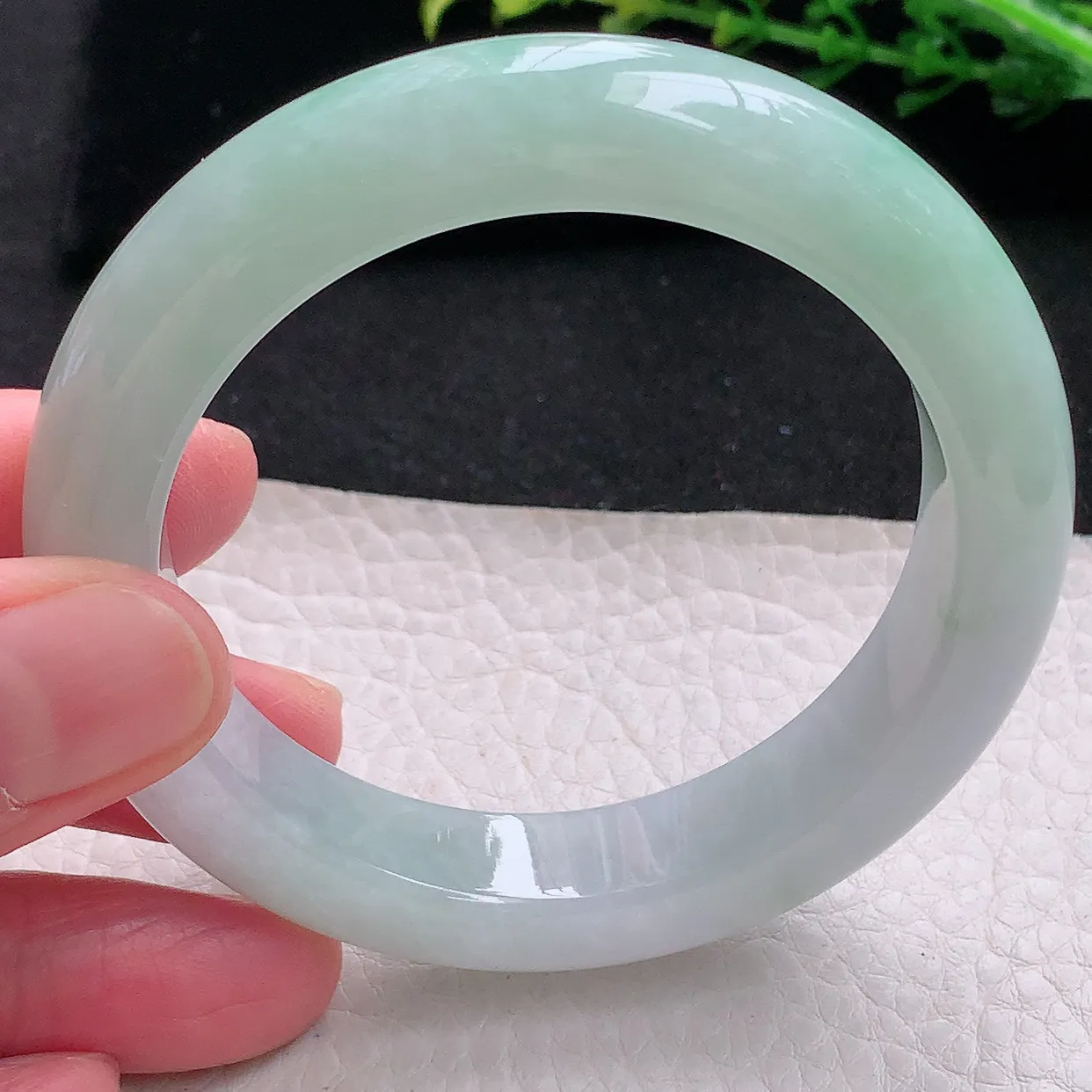 hy自然光54*12.3*9.3平安镯天然缅甸翡翠半山水浅绿正圈宽边玉镯子