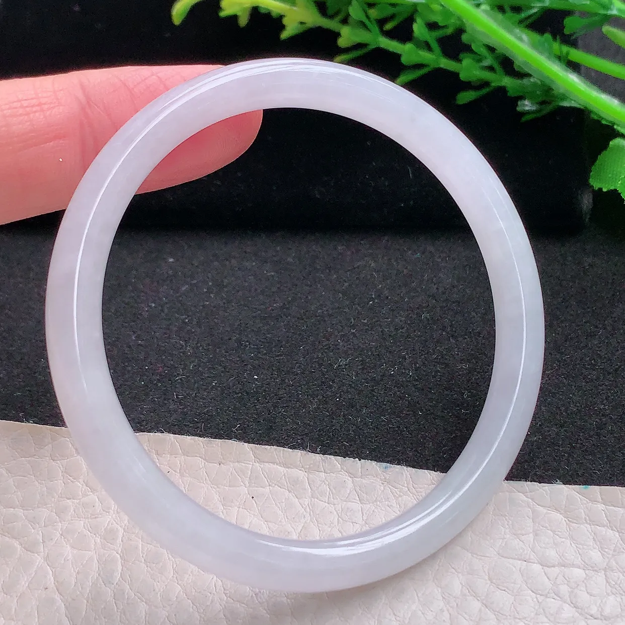 Nc自然光54*5.8*6.3叮当镯 天然缅甸翡翠a 货白月光圆条玉镯子