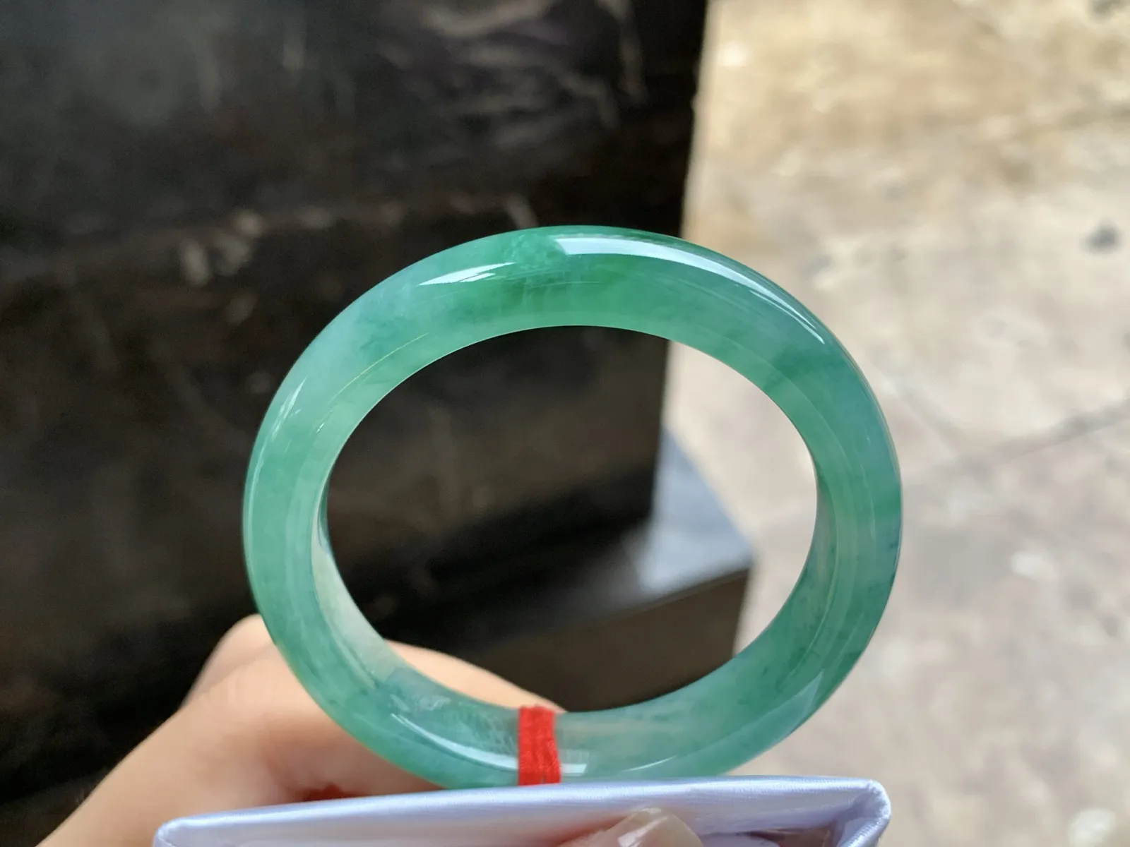 51-11.3-7.8

冰油绿手镯^_^鲜艳 油润