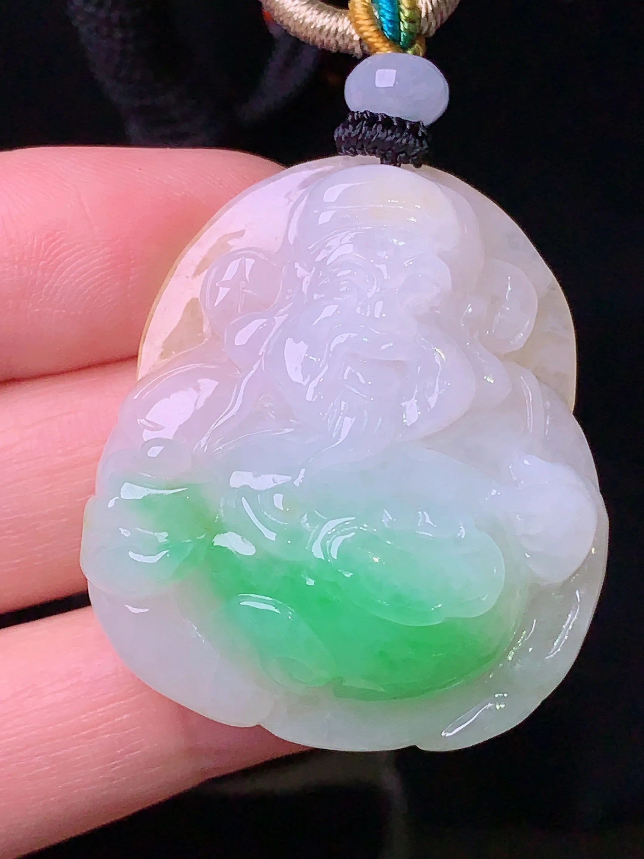 飘绿财神吊坠 玉质细腻 色泽清新艳丽 整体尺寸38*32.8*12.2