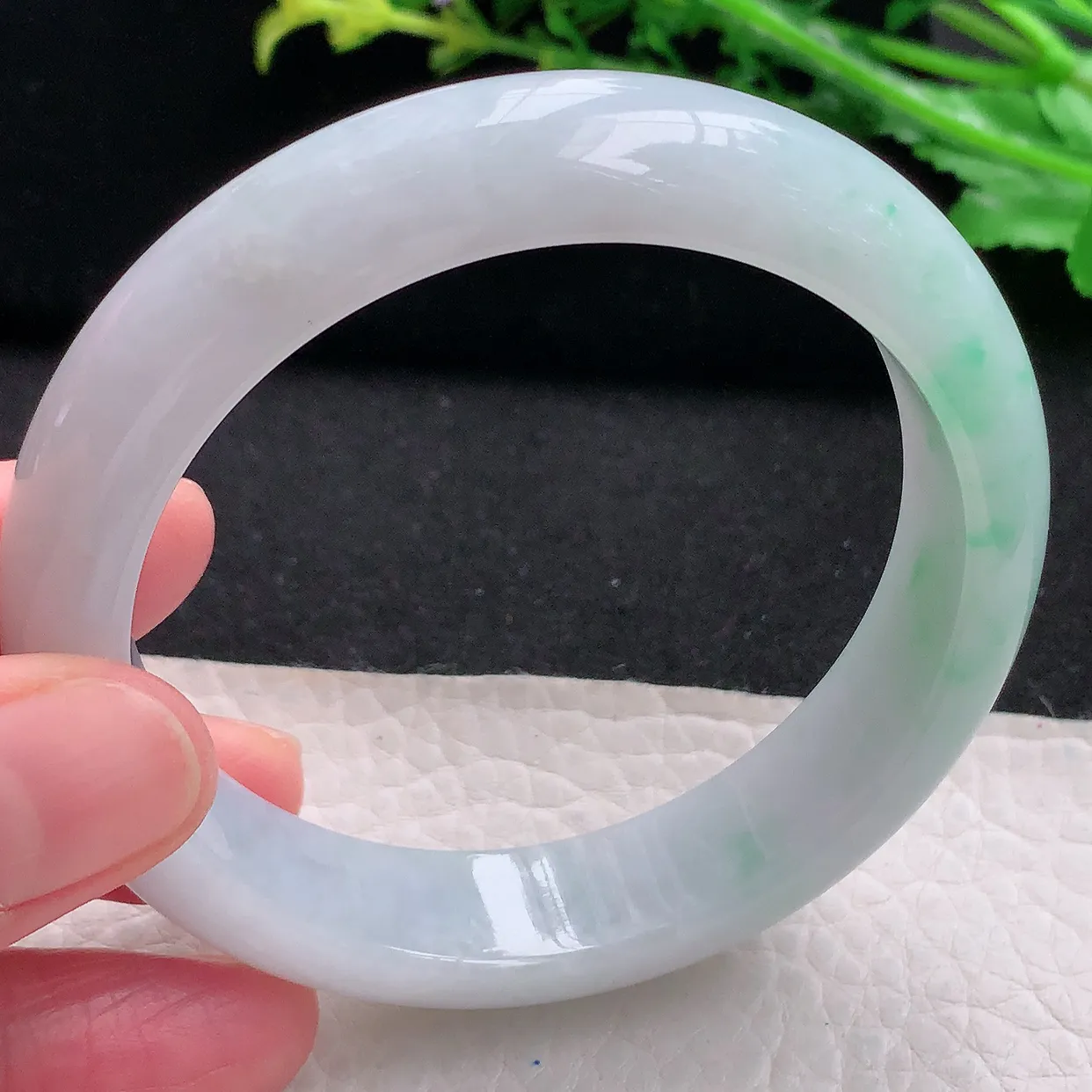 ll自然光58.5*13.8*8.2平安镯 天然缅甸翡翠a 货飘绿宽边玉镯子 玉手环