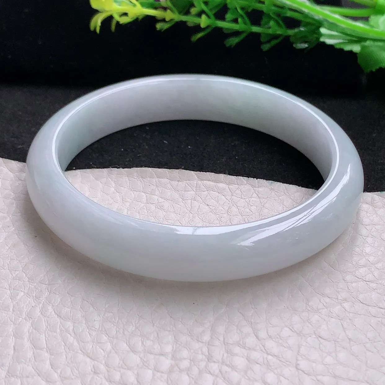 hh大圈口63*12*7.6平安镯 天然缅甸翡翠白月光正圈宽边玉镯子