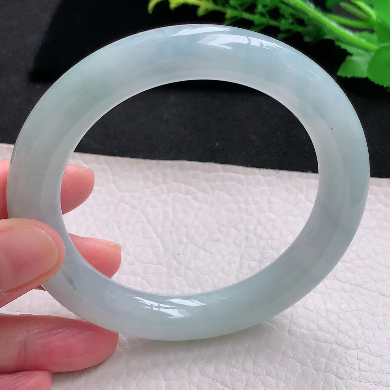 Nc大圈口61.5*11.5*11.8胖圆镯 天然缅甸翡翠a 货清爽冰胶圆条大气玉镯子