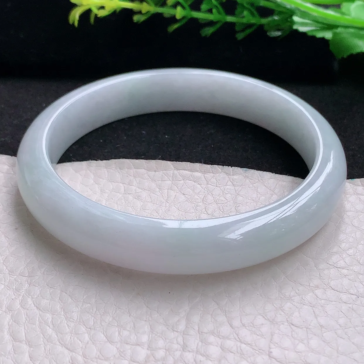 hh大圈口63*12*7.6平安镯 天然缅甸翡翠白月光正圈宽边玉镯子