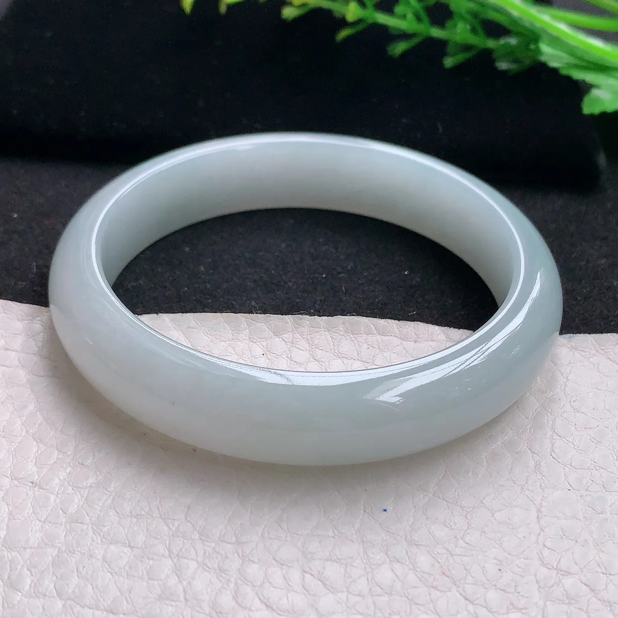 ll自然光57*12.3*7.6平安镯 天然缅甸翡翠a 货白月光宽边玉镯子 玉手环