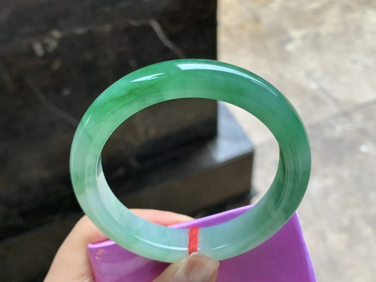 59-12.3-8.9

辣绿色手镯^_^颜色浓郁 鲜艳