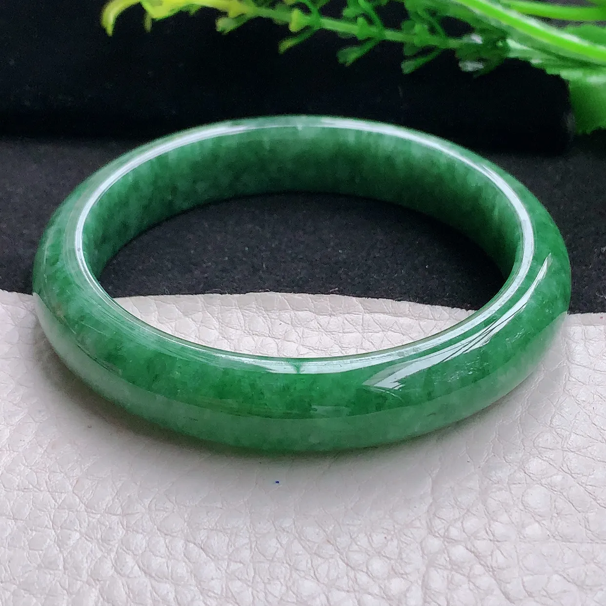 N自然光57*11.8*7.8平安镯 天然缅甸翡翠a 货满绿宽边玉镯子 玉手环