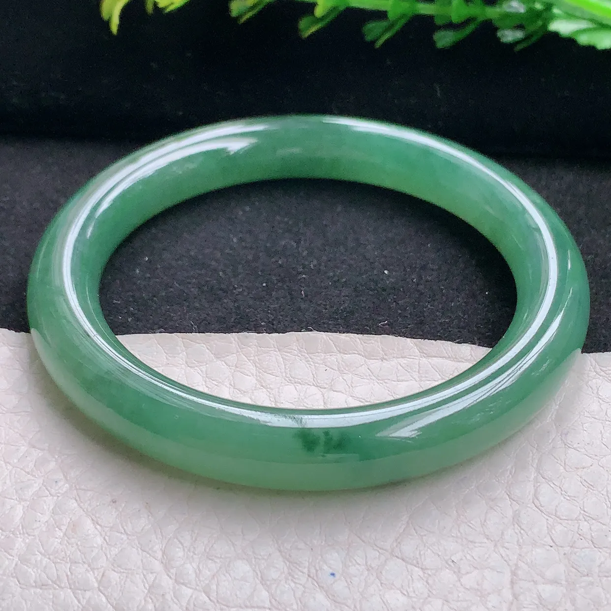 n小圈口52*8.8*8.5叮当镯 天然缅甸翡翠a 货冰胶满绿圆条玉镯子 玉手环