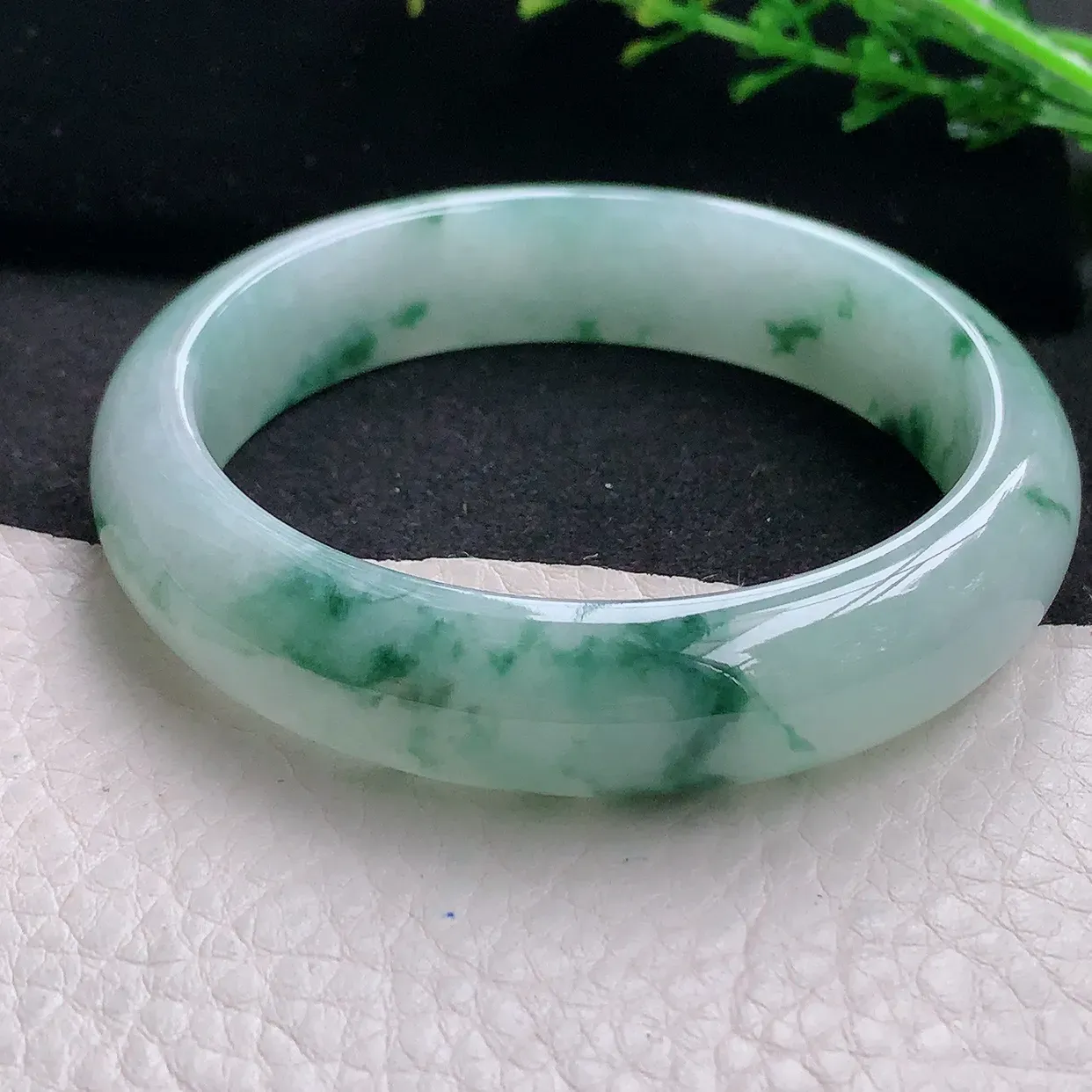 Nc自然光57*13.8*8平安镯 天然缅甸翡翠a 货冰飘花宽边玉镯子