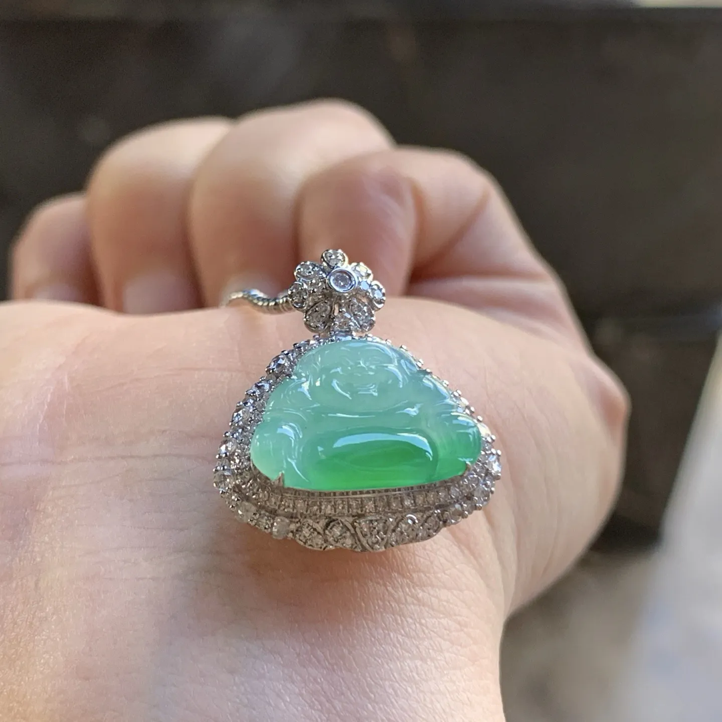 金钻镶嵌飘绿佛公^_^玉质温润