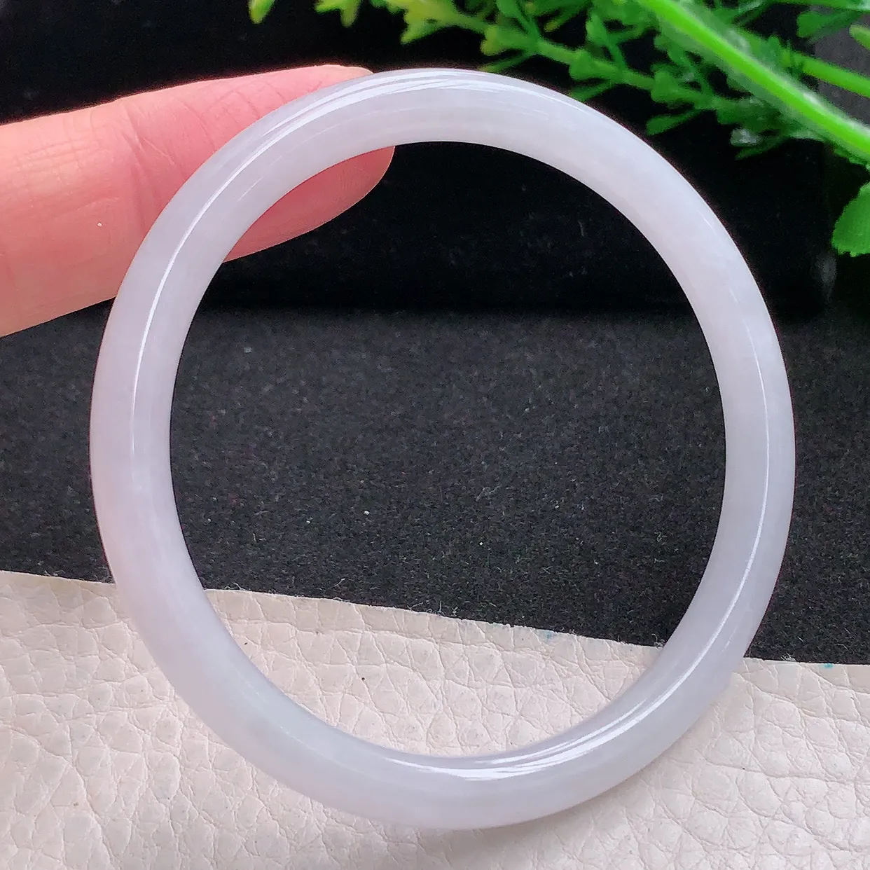 Nc自然光54*5.8*6.3叮当镯 天然缅甸翡翠a 货白月光圆条玉镯子