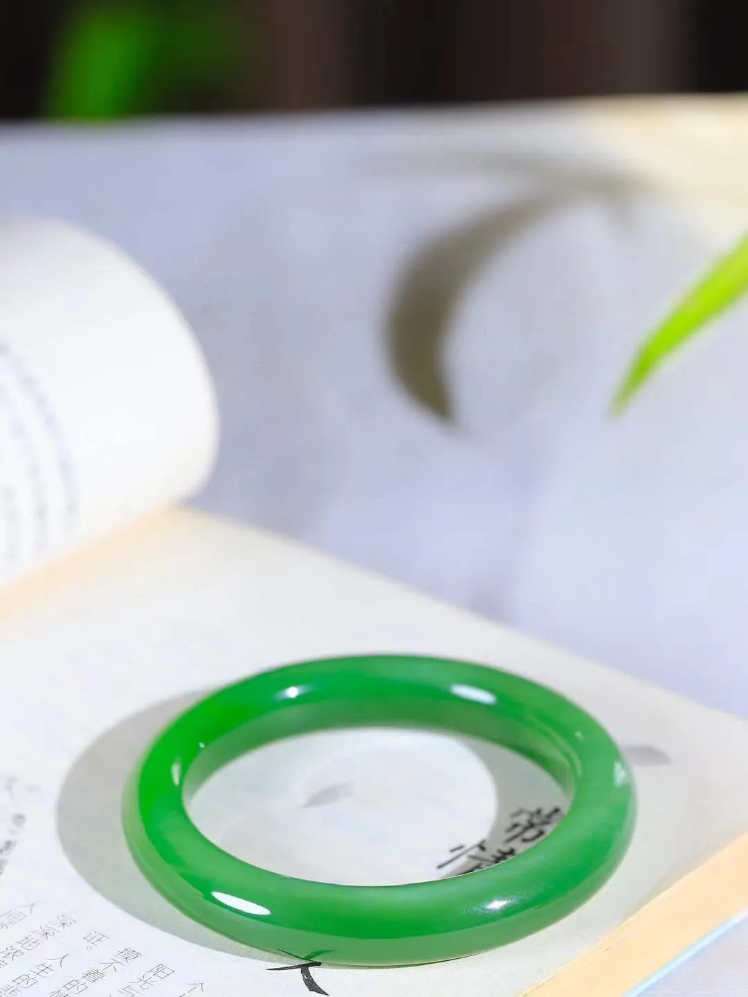 【温润如心.镯】

收藏级臻品️和田玉碧玉猫眼手镯，精选上等碧玉料，色泽清透，质地细腻。佩戴它，感