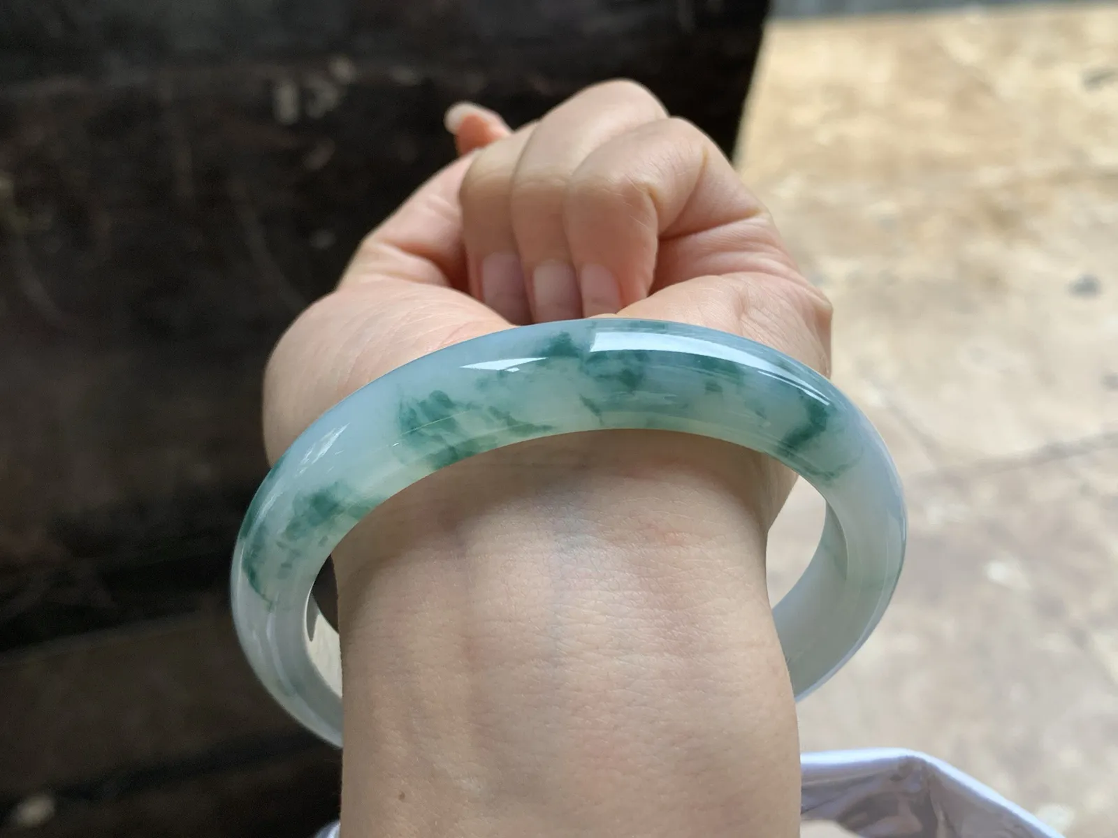 63.5-12.3-8.6

蓝花大圈手镯^_^飘花浓郁