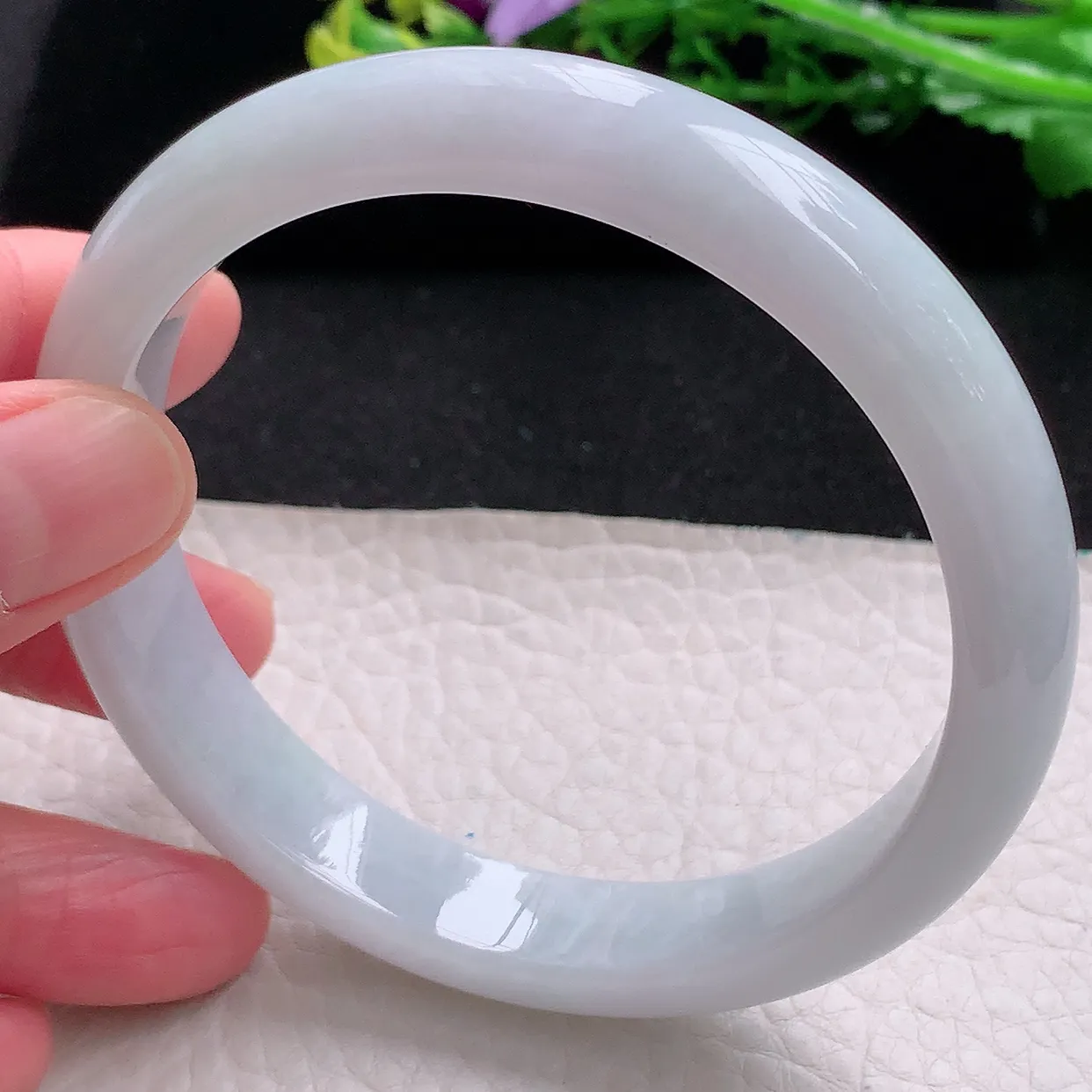 hh大圈口63*12*7.6平安镯 天然缅甸翡翠白月光正圈宽边玉镯子