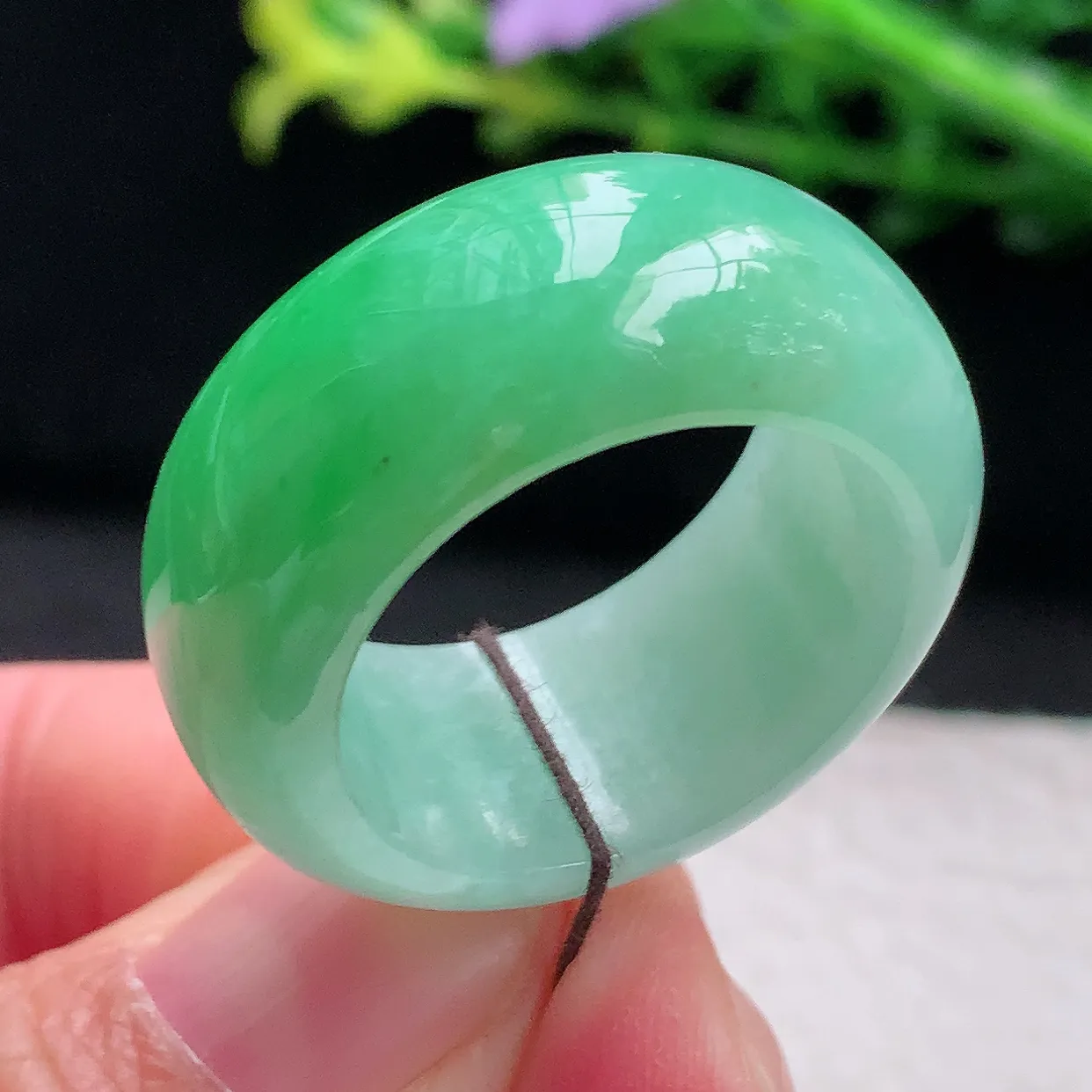 zzx自然光22.8*12*5轮胎指环 天然缅甸翡翠a 货22.8mm内径半山水招财扳指