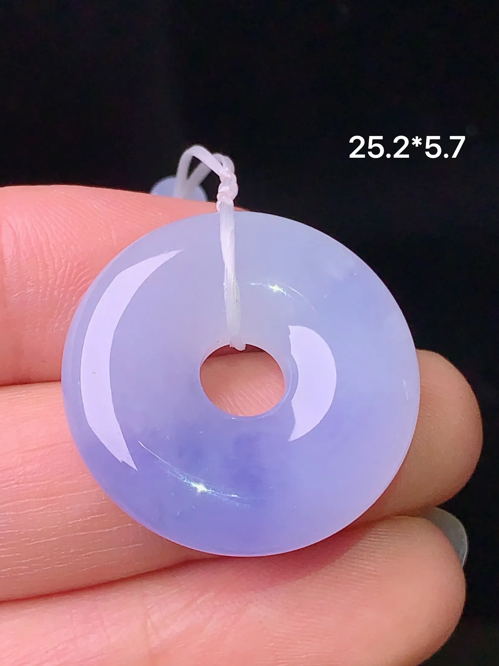 紫罗兰平安环吊坠 玉质细腻 色泽清新艳丽 整体尺寸25.2*5.7