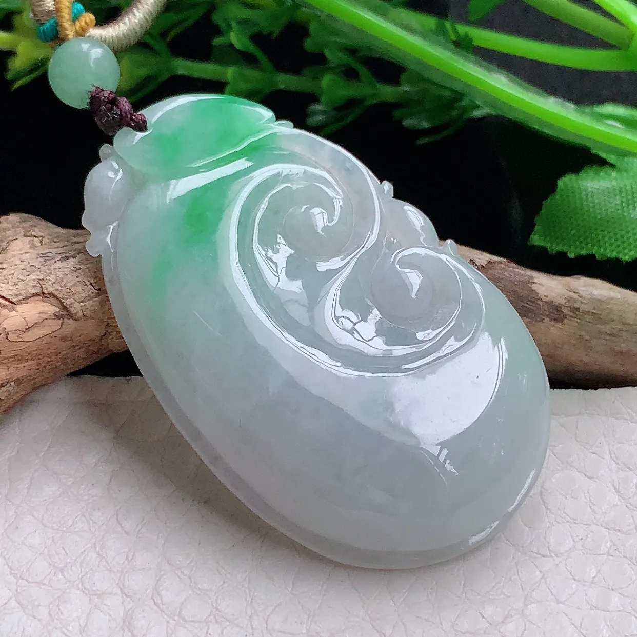 zen自然光48.6*30.6*7.2天然缅甸翡翠飘绿如意 事事顺玉吊坠 毛衣坠