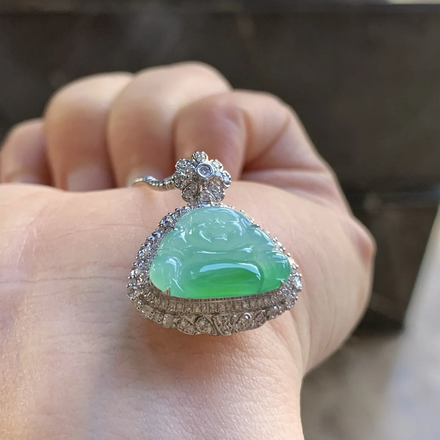 金钻镶嵌飘绿佛公^_^玉质温润