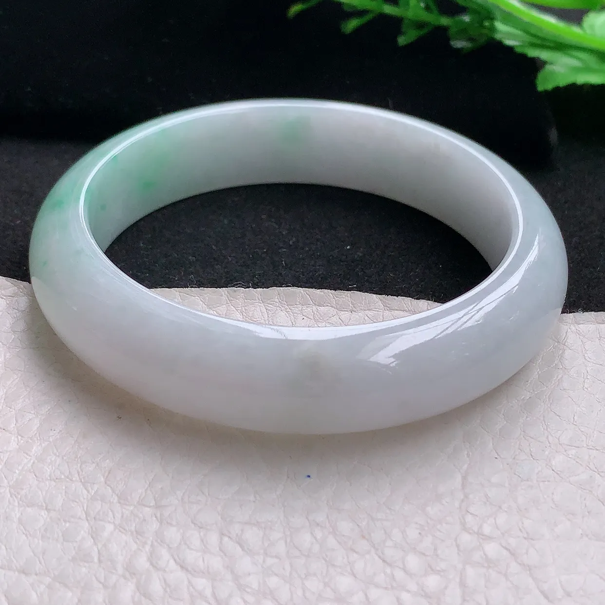 ll自然光58.5*13.8*8.2平安镯 天然缅甸翡翠a 货飘绿宽边玉镯子 玉手环