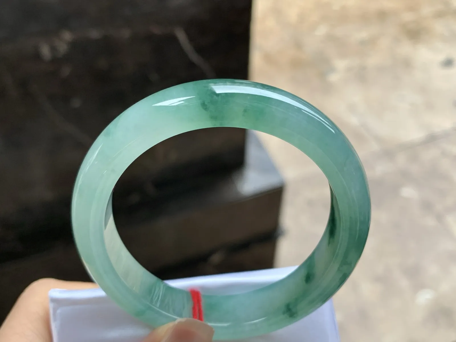 54-12.4–8.1

飘花手镯^_^玉质温润