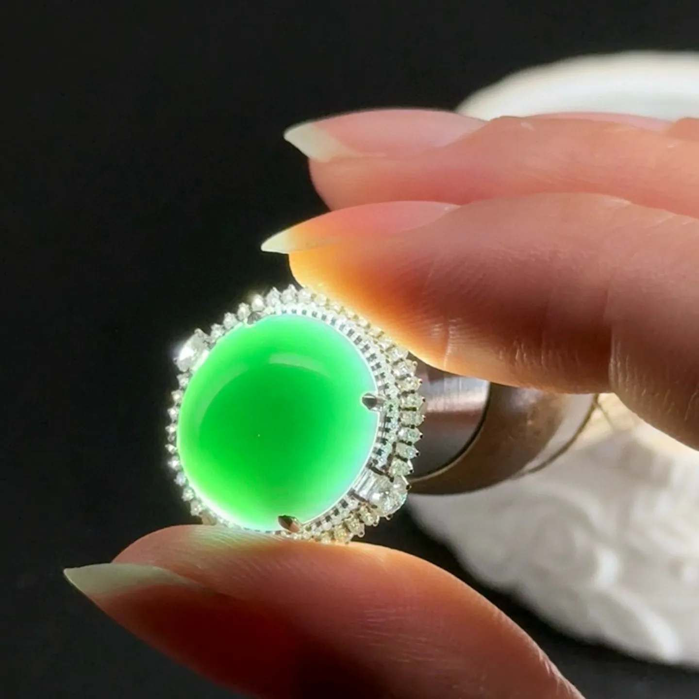 满钻豪镶墨翠大女戒 种好色正 黑度极好 打灯通透 油性十足