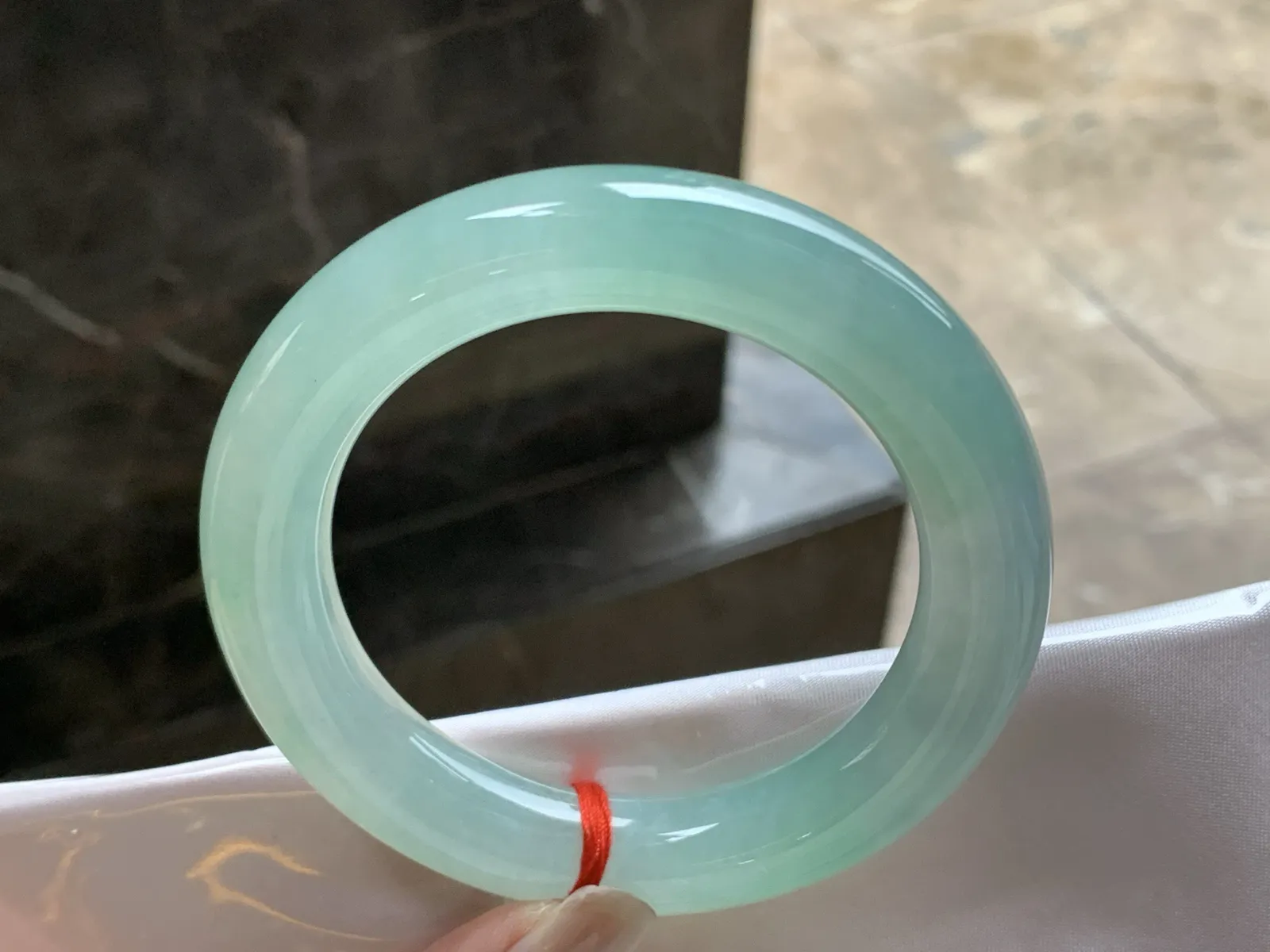 56-12

冰晴绿圆条手镯^_^冰透