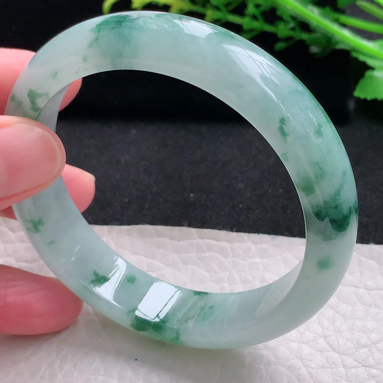 Nc自然光57*13.8*8平安镯 天然缅甸翡翠a 货冰飘花宽边玉镯子