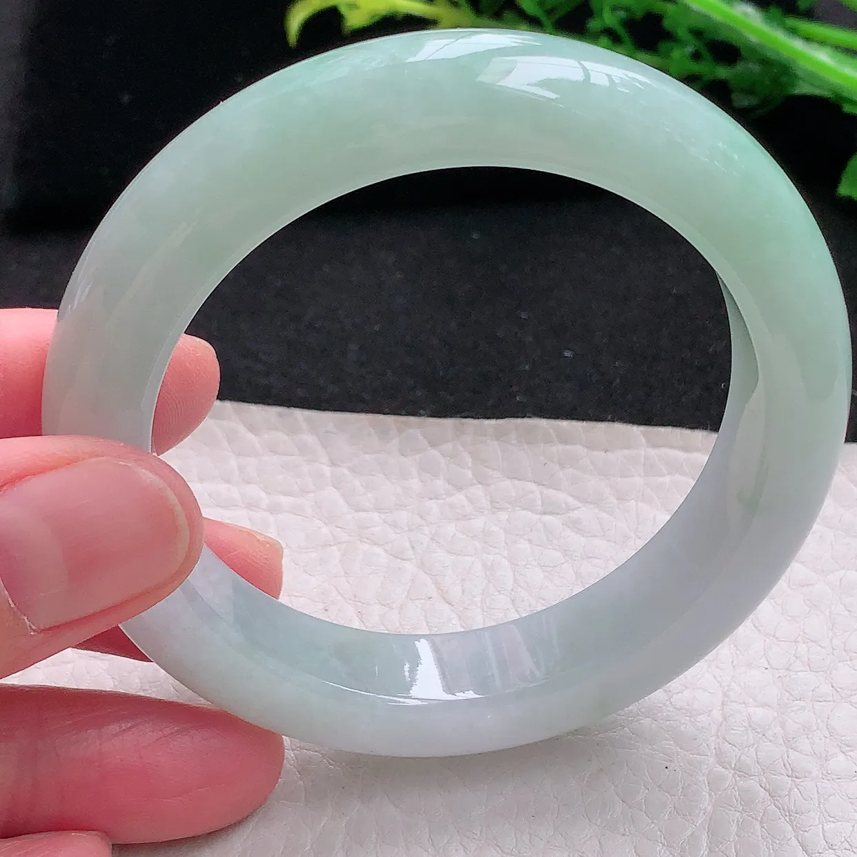 hy自然光54*12.3*9.3平安镯天然缅甸翡翠半山水浅绿正圈宽边玉镯子