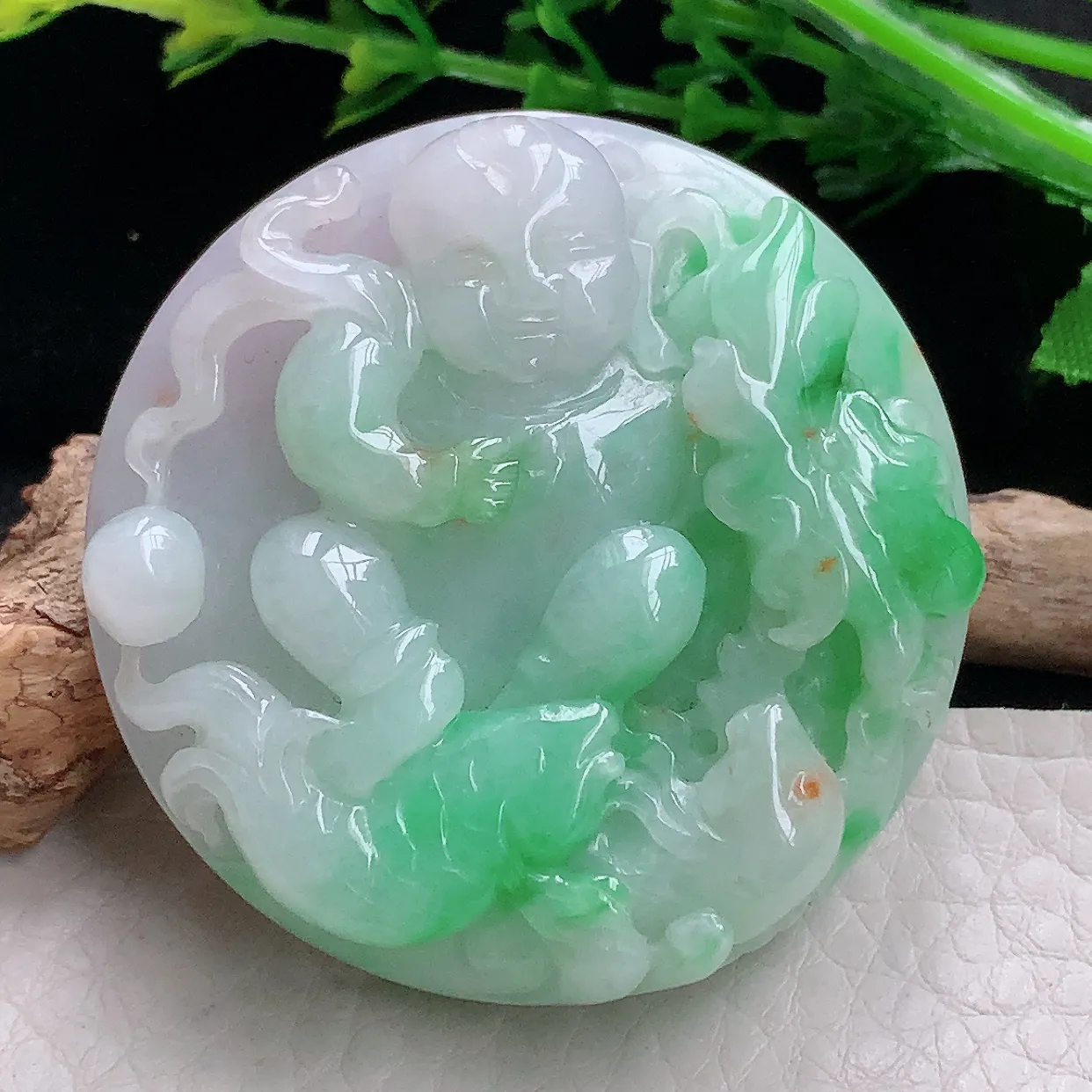 zen自然光47*12.6天然缅甸翡翠飘绿莲年有余 宝宝佛玉吊坠 毛衣坠