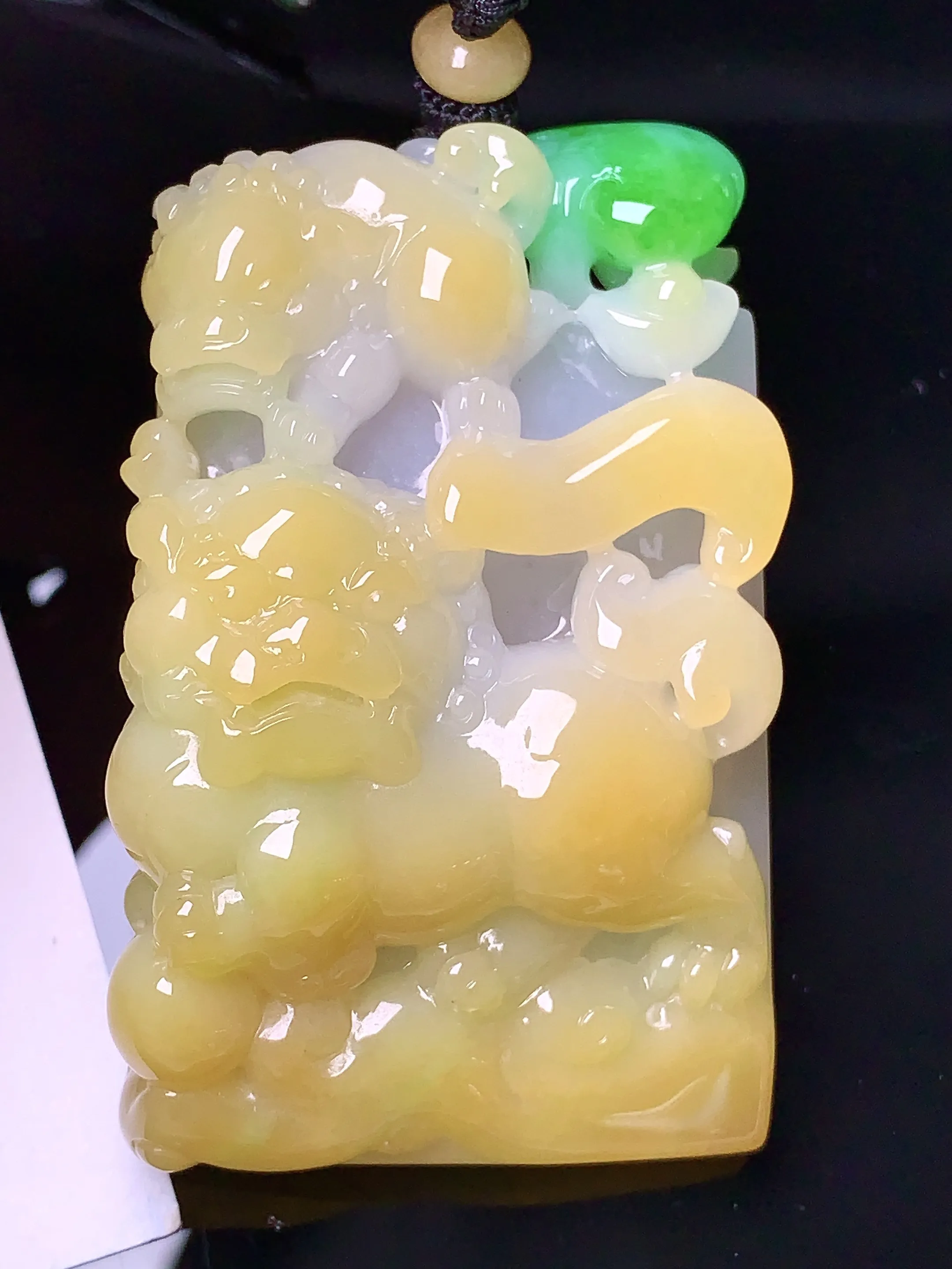 黄翡貔貅吊坠 玉质细腻 色泽清新艳丽 整体尺寸56*36*16.2