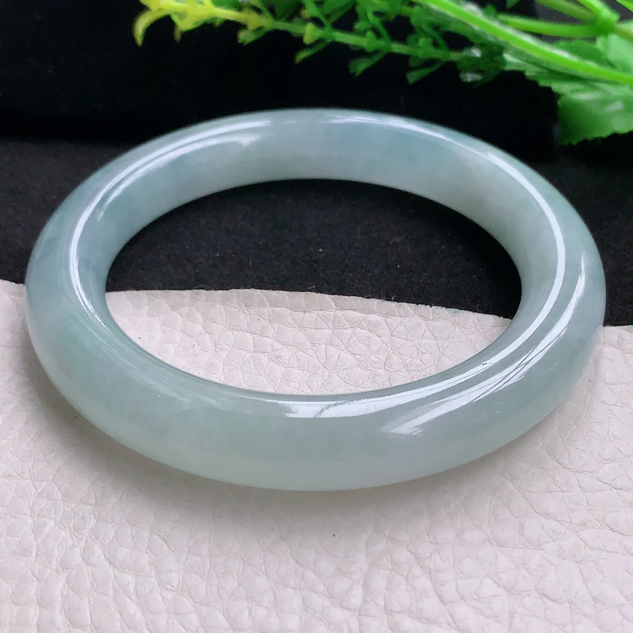 Nc大圈口61.5*11.5*11.8胖圆镯 天然缅甸翡翠a 货清爽冰胶圆条大气玉镯子