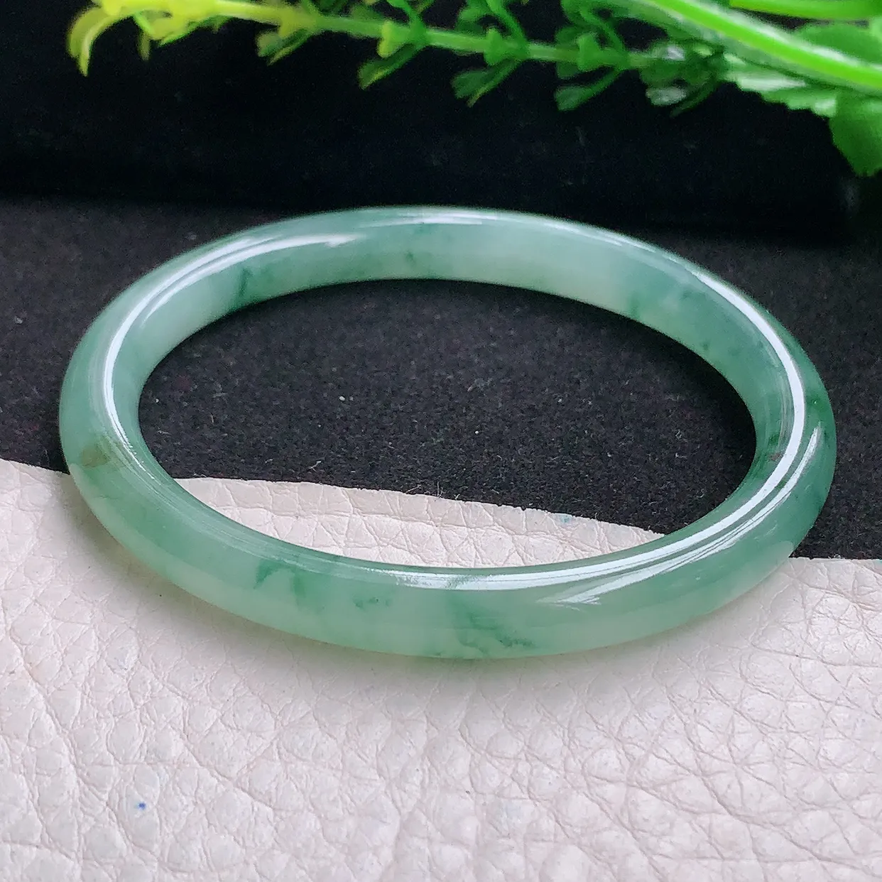 xh小圈口53.8*48*6.6贵妃圆镯 天然缅甸翡翠冰飘花圆条蛋形玉镯子