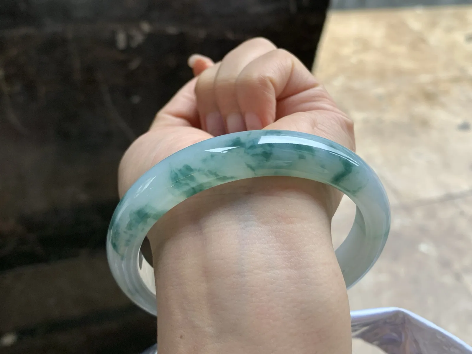 63.5-12.3-8.6

蓝花大圈手镯^_^飘花浓郁