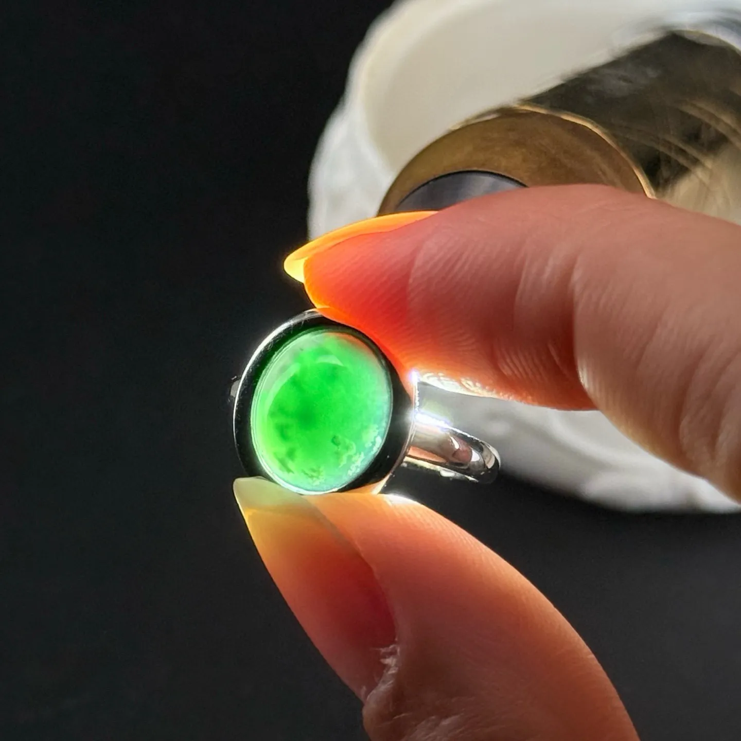 精品18k墨翠白金女戒 种好色正 黑度极好 打灯通透 油性十足 尺寸14