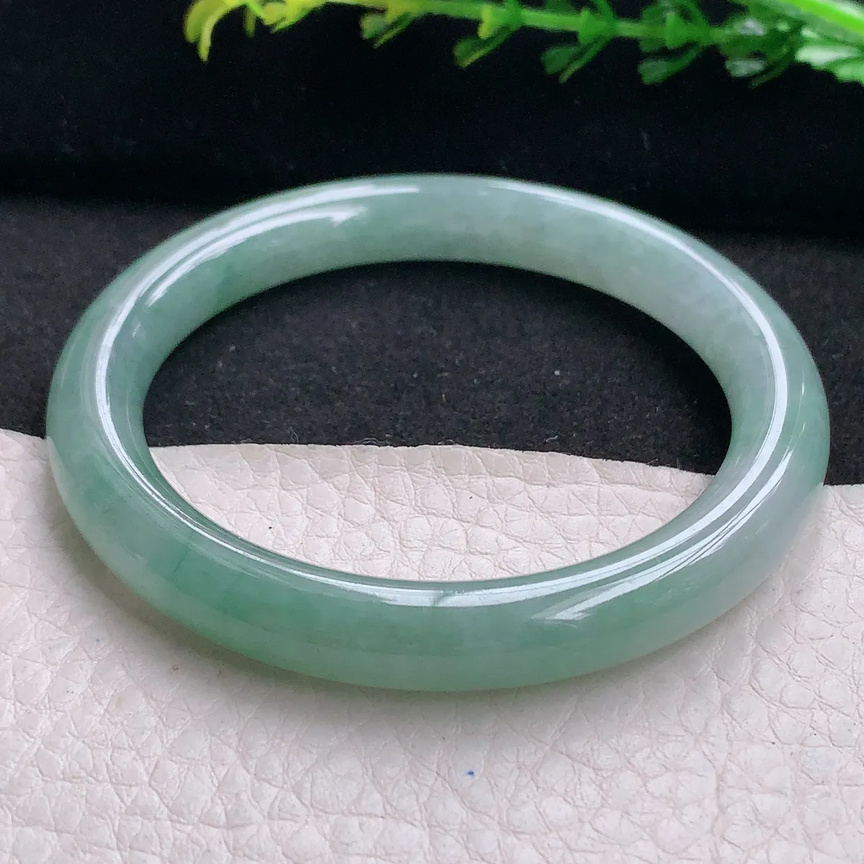 n小圈口52.5*8.3*8叮当镯 天然缅甸翡翠a 货清爽冰胶圆条玉镯子 玉手环