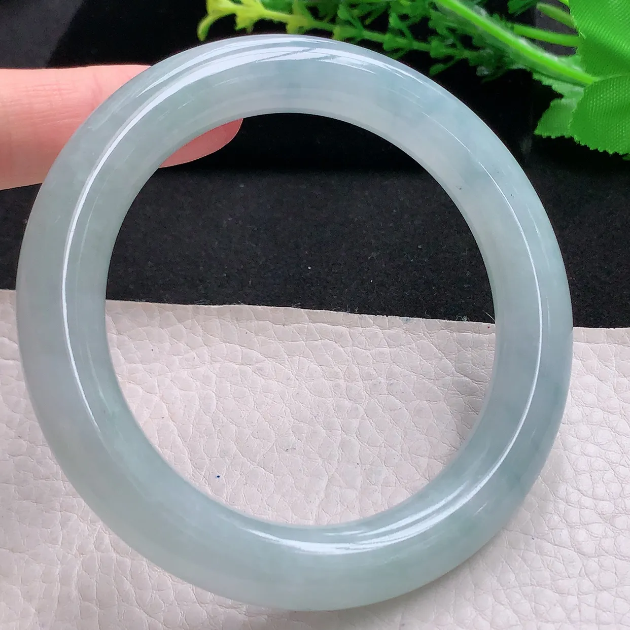 Nc大圈口61.5*11.5*11.8胖圆镯 天然缅甸翡翠a 货清爽冰胶圆条大气玉镯子