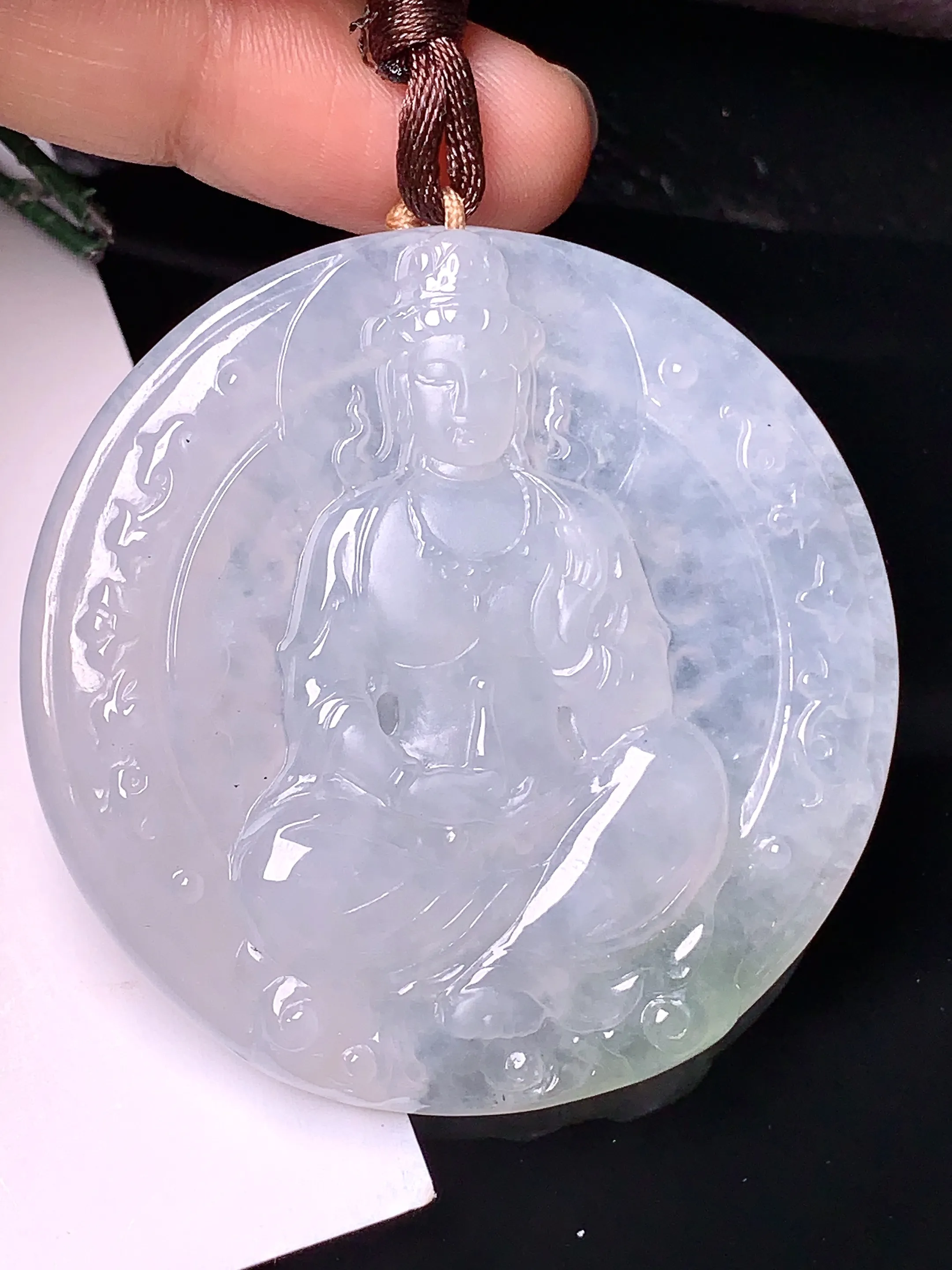 冰种观音菩萨吊坠 玉质细腻 色泽清新艳丽 整体尺寸50*6.5