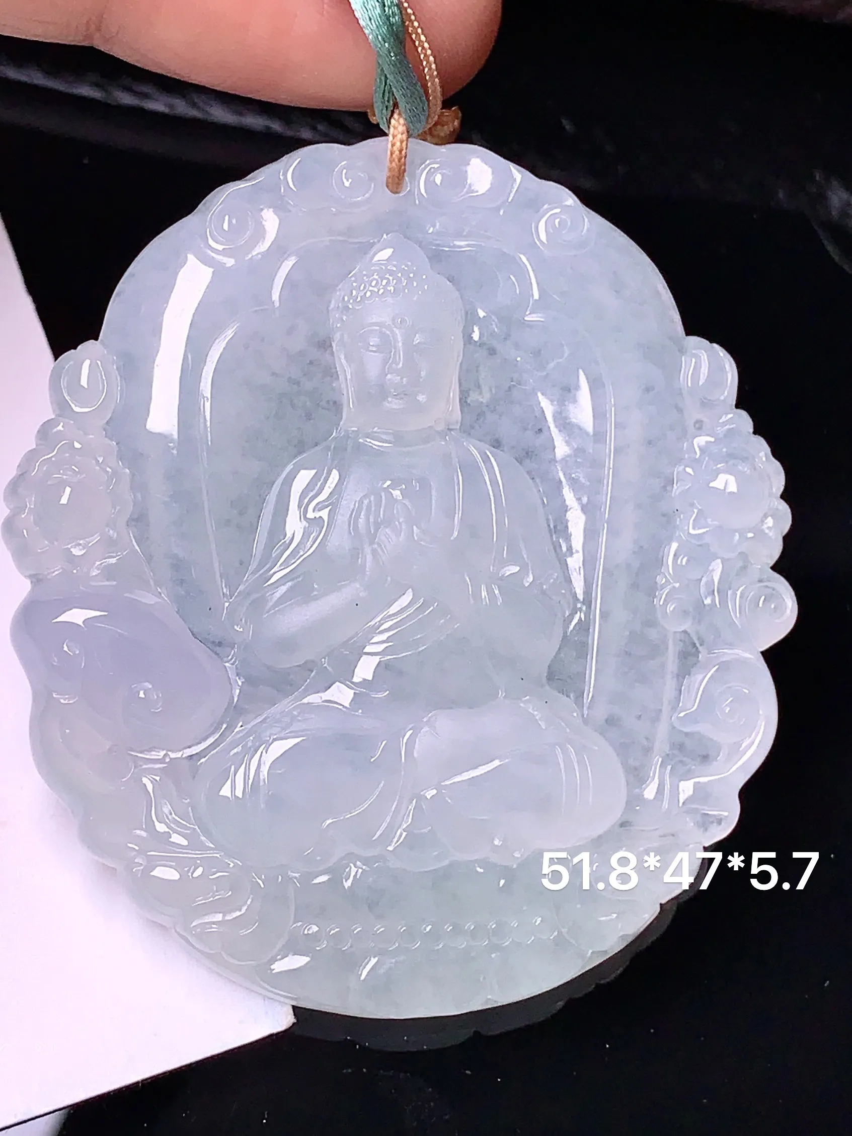 冰种大日如来佛祖吊坠 玉质细腻 色泽清新艳丽 整体尺寸51.8*47*5.7
