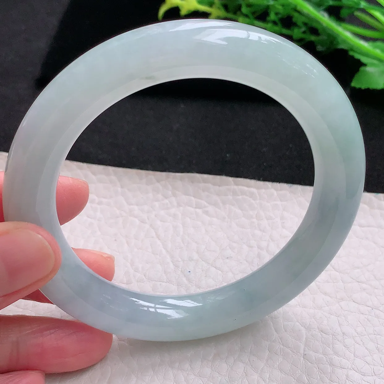 Nc大圈口61.5*11.5*11.8胖圆镯 天然缅甸翡翠a 货清爽冰胶圆条大气玉镯子